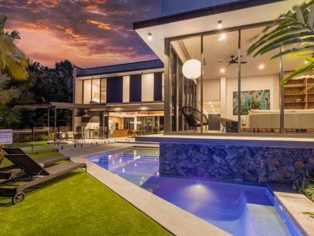 VILLA 15 The Escape Collection