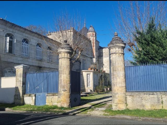 Villa 16 pièces 460m² Eysines