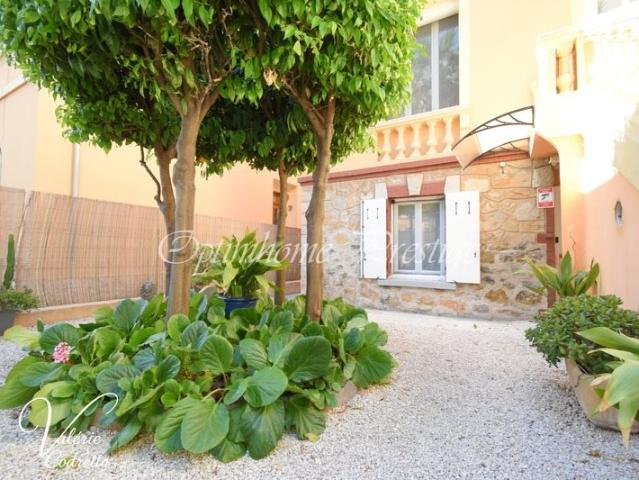 Villa 170 m² avec deux logements indépendants, garage et jar. 170m² Hyères