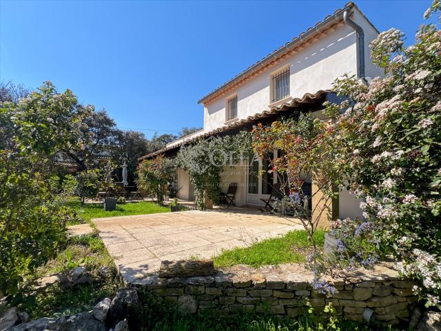 Villa 170m² tout confort dans un superbe cadre de 1500m² 170m² Uzès