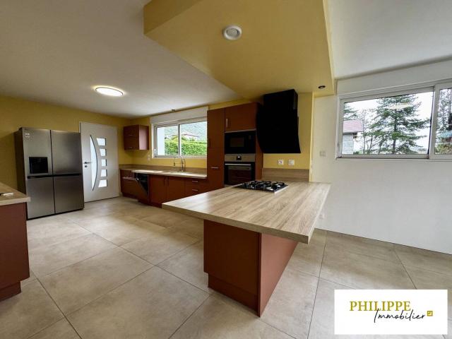 VILLA 174,97 M² SOUS SOL COMPLET ENTIÈREMENT RÉNOVÉE