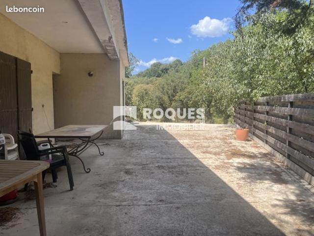 Villa 1 pièce 90 m²