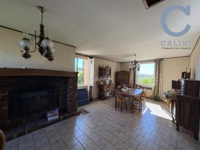 VILLA 200 M2 HAB. SUR 1762 M2 DE TERRAIN
