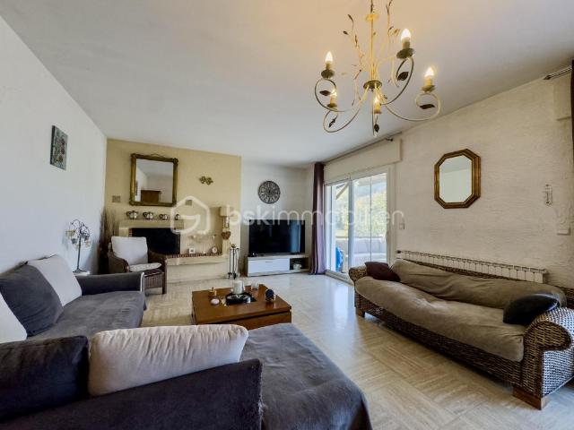 Villa 200 m² – Piscine à débordement – Terrain 2 500 m² – Aucun vis à vis