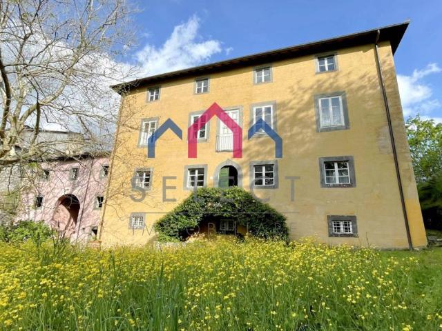 Villa 20 vani 1100mq