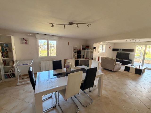 Villa 210 m2 avec piscine a Lansargues