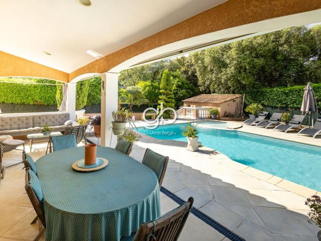 Villa 225 m2 4 Chambres Terrain 1000m2 Piscine 225m² Beaulieu