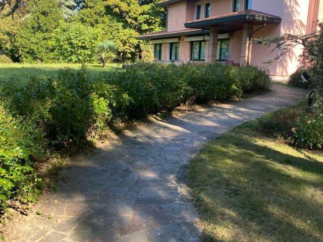 Villa 25 vani 500mq