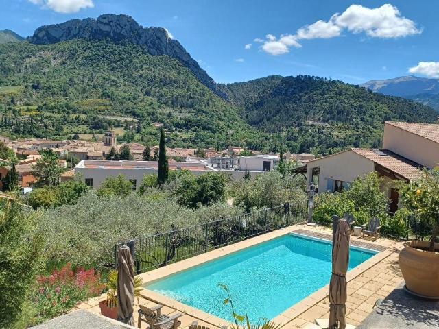 Villa 295M² 11 Pieces 5/6 Chambres 1 Gite Sur Un Terrain 151. 295m² Buis les Baronnies