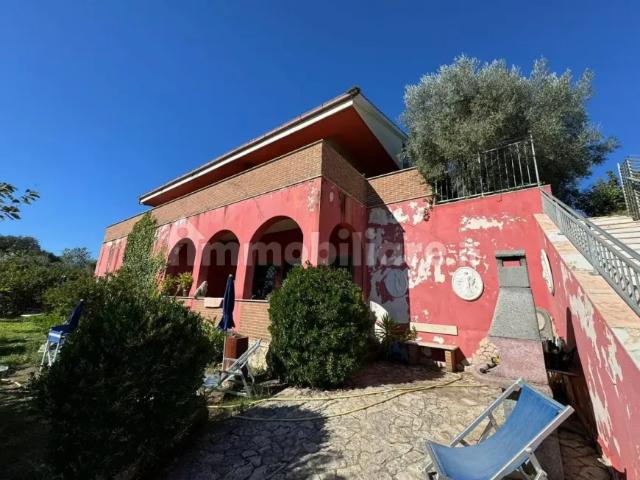 Villa 2 camere da letto, Fossignano Lazio 04011 ES86893986