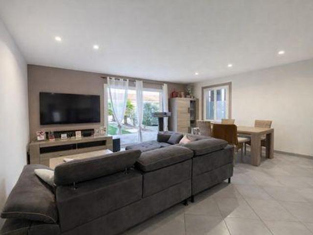 Villa 2 chambres, Fouquebrune Poitou 16410 DS102209033