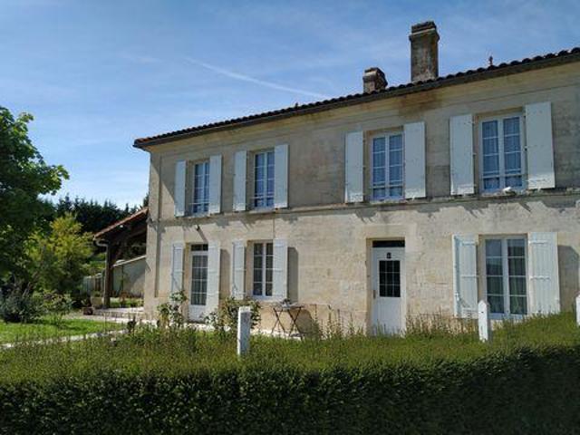 Villa 2 chambres, Jonzac Poitou Charentes 17500 ES96312004