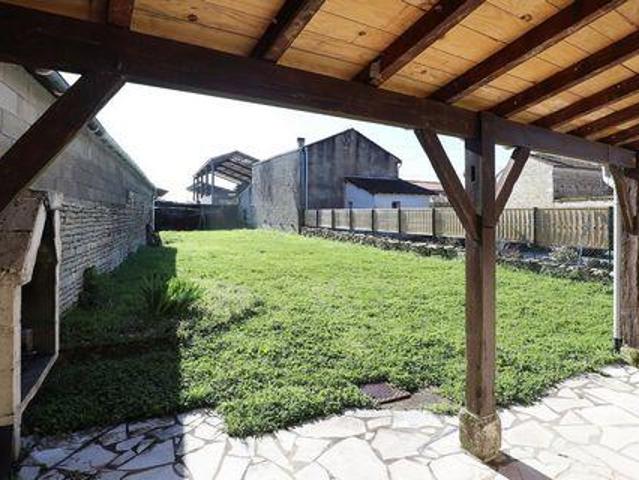 Villa 2 chambres, Loubille Poitou 79110 DS100223587