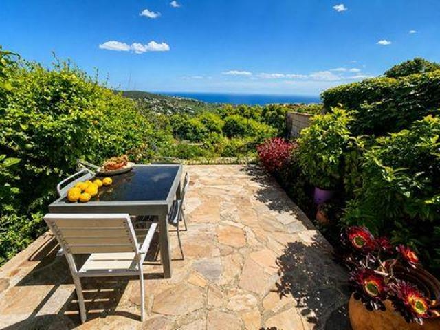 Villa 2 chambres, Roquebrune Provence 83380 DLS102276199