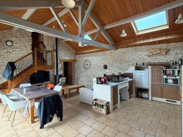 Villa 2 chambres, Sussat Auvergne 03450 ES99289836