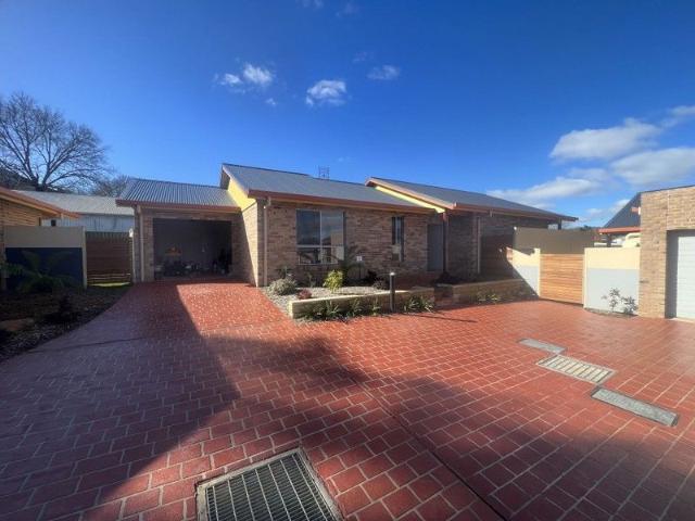 Villa 2 at 99 Bathurst Road Kinross Mews