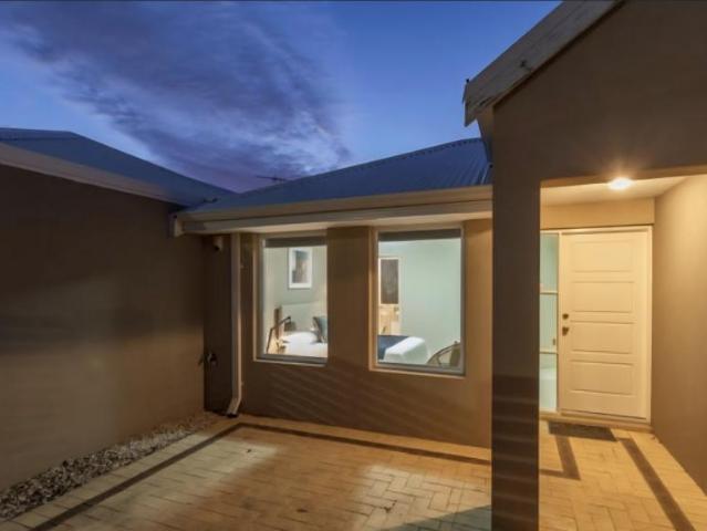 Villa 3 Bedroom For Rent NOLLAMARA WA ES104949952