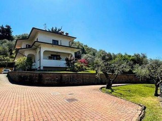 Villa 3 camere da letto, Capezzano Pianore Tuscany 55041 DLS96308415