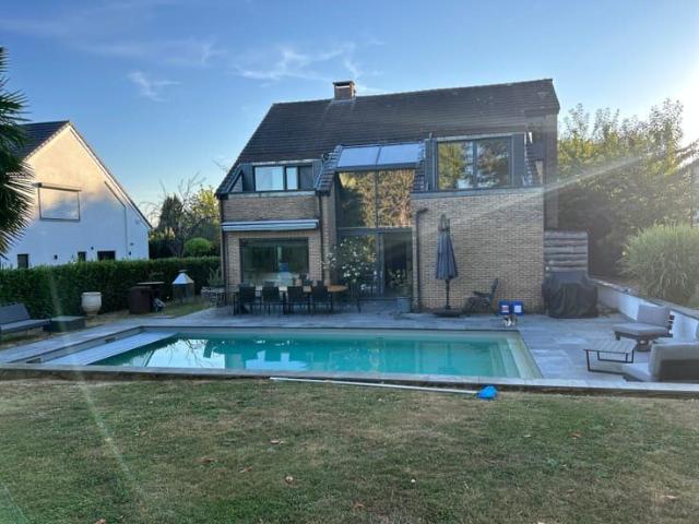 Villa 3 ch avec piscine et grand jardin