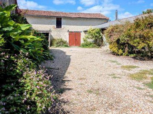 Villa 3 chambres, Monts Poitou 86420 DS105398730