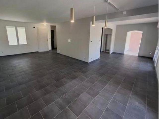 Villa 3 chambres, Orbeil Auvergne 63500 DS103700406
