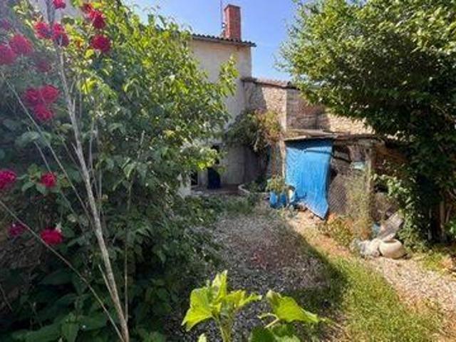 Villa 3 chambres, Chasseneuil Poitou 16260 DS103403838