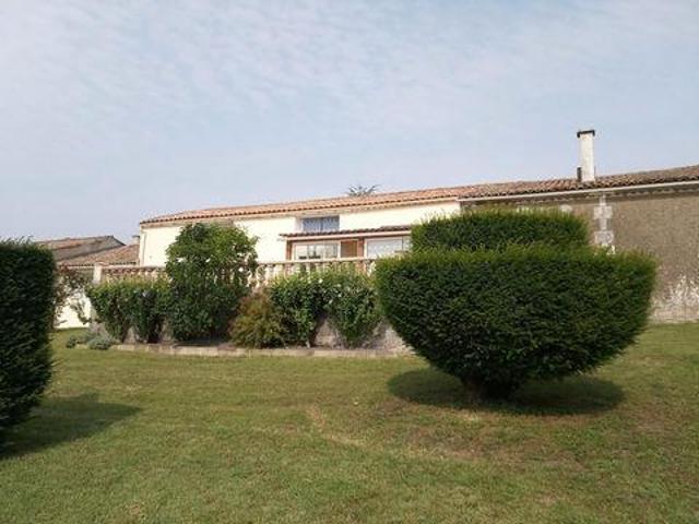 Villa 3 chambres, Chenac Poitou 17120 DS102439735