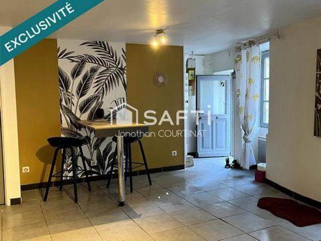 Villa 3 chambres, Ebreuil Auvergne 03450 DS102856676