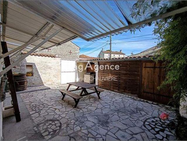 Villa 3 chambres, Julienne Poitou 16200 DLS99888372