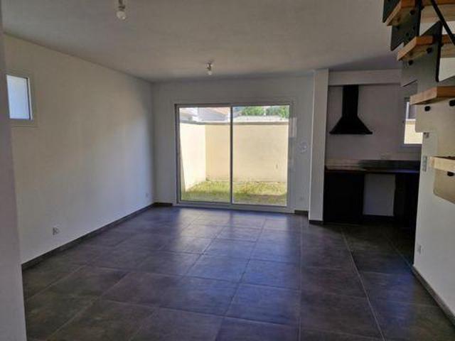 Villa 3 chambres, Saint Aquitaine 33240 DS103183152