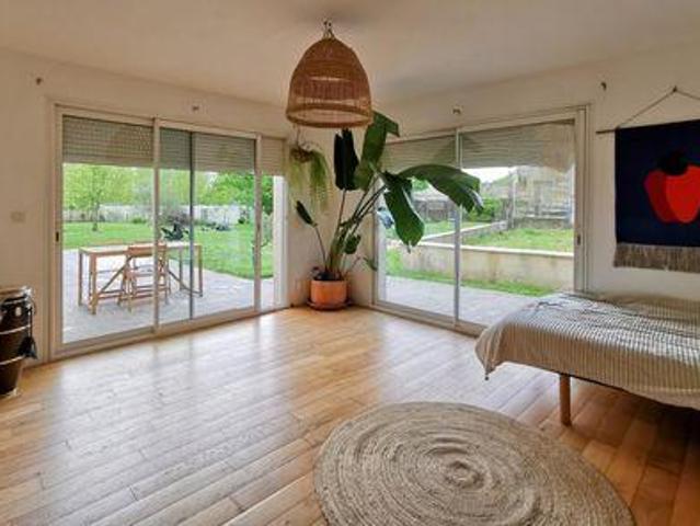 Villa 3 chambres, Saint Aquitaine 33920 DS102856810