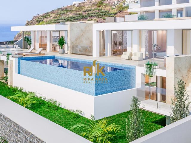 Villa T3 +1 com piscina e vista mar infinita