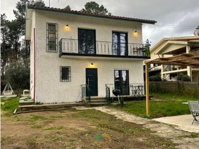 Villa T3 de dois andares renovada, Vila Verde