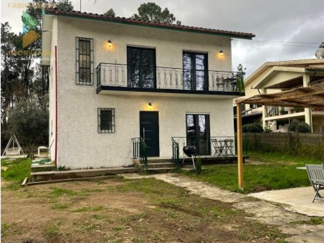 Villa T3 de dois andares renovada, Vila Verde