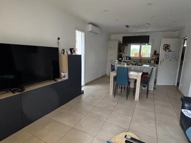 Villa T3 sur 1176 m² de terrain clôs