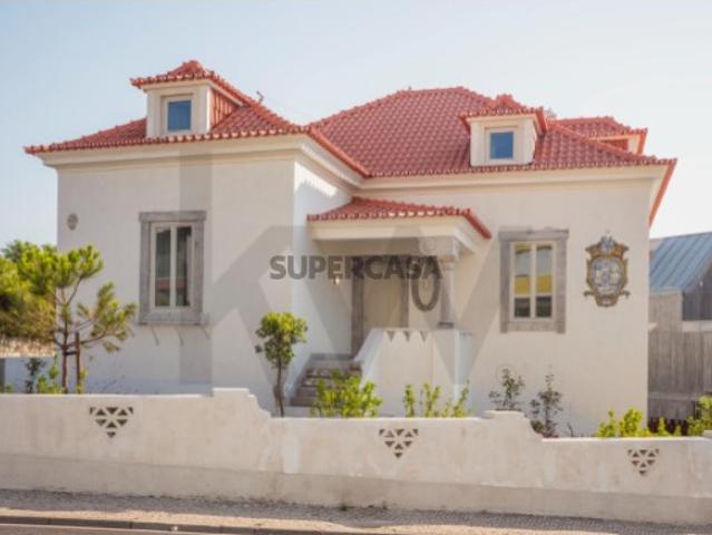 Villa T3+1 Moradia de Luxo no ’The Frame’, Estoril Frente à Praia