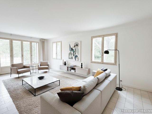 Villa T7 avec double garage sur un terrain d'un hectare 210m² Avignon