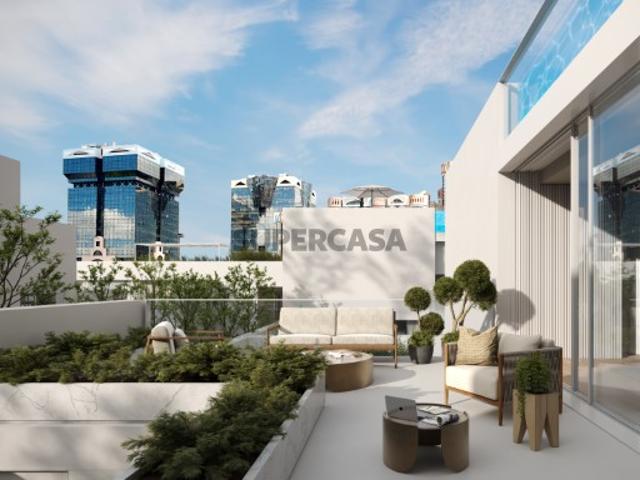 Villa T4+1 com piscina e estacionamento em Campo de Ourique