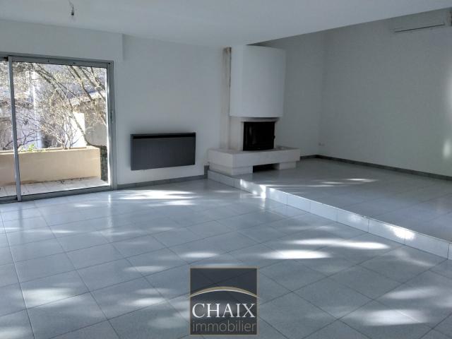 VILLA T4 110m2 1000m2 de terrain au calme Logis neuf