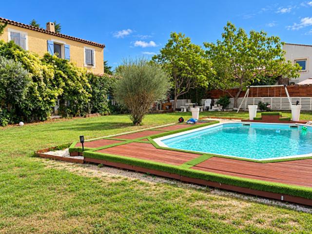 Villa T4 avec piscine et jardin