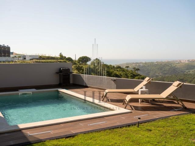 Villa T4 Contemporânea com Piscina, Rooftop Panorâmico e Vista Mar | Carvoeira | Ericeira