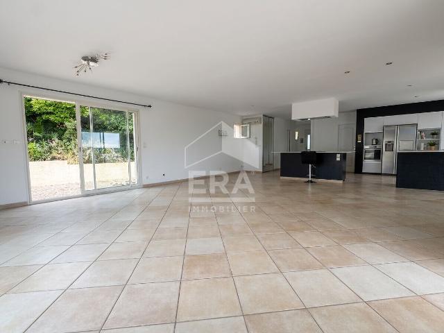 VILLA T4 DE STANDING AVEC PISCINE ET VUE SUR LES ALBÈRES A PASSA