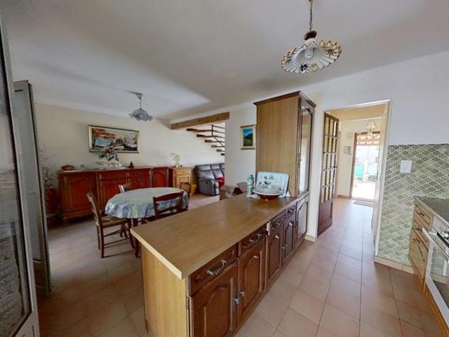 Villa T4 + dépendance