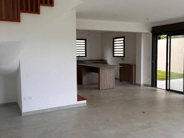 VILLA T4 LA MONTAGNE JARDIN PISCINE