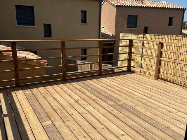VILLA T4 MITOYENNE TRES RÉCENTE DEVANT DE PORTE ET TERRASSE