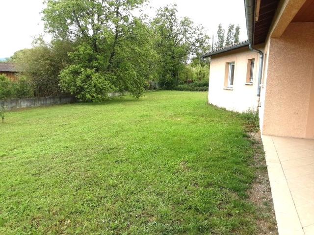 Villa T4 plain pied 115 m2 hab. sur Terrain clos de 1500 m2 69126 BRINDAS