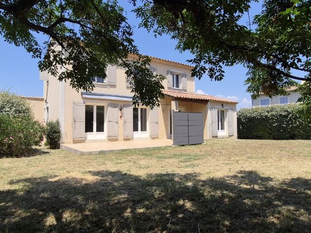 villa T4 sur parcelle piscinable avec vue sur le Luberon 113m² Robion