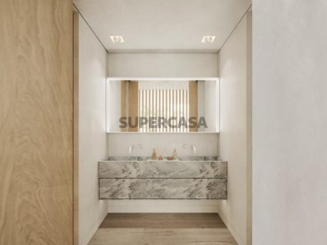 Villa T5+1 com piscina e estacionamento em Campo de Ourique