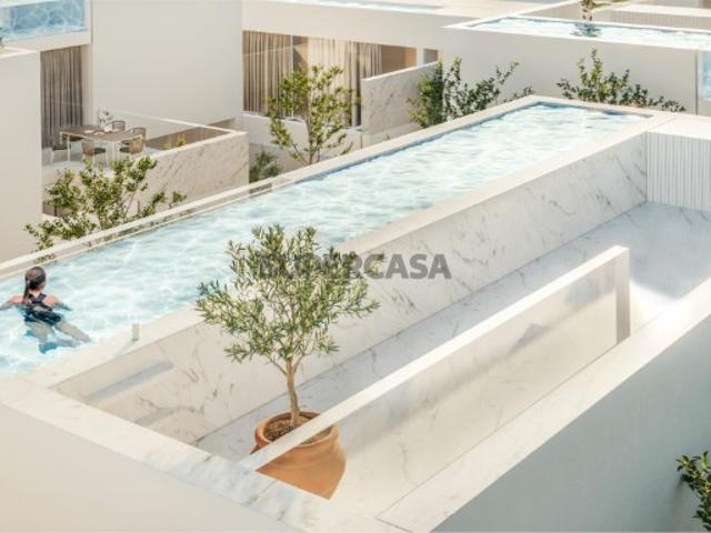 Villa T5+2 com piscina e estacionamento em Campo de Ourique
