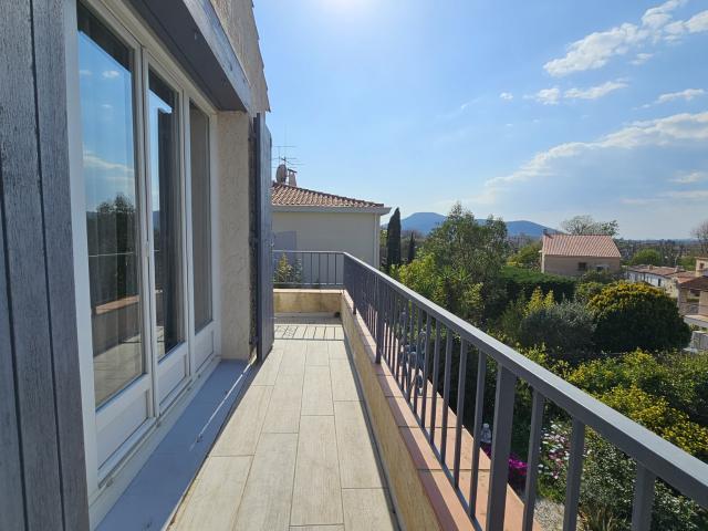 Villa T7 158 m2 Hyères Ouest location meublée bail habitation
